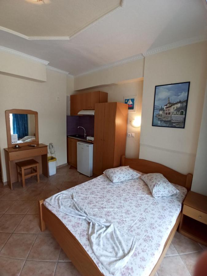 Villa Cosmos Inn Olympiakí Aktí Eksteriør billede